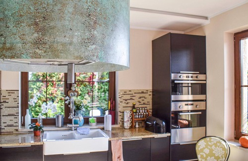 gmina Bedzino House | Five-Bedroom Retreat in Mscice with Hot Tub & Lake View