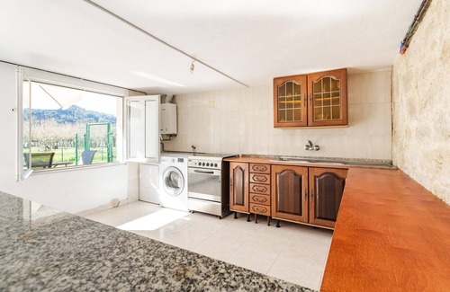 Muros House | Coastal Retreat with Ocean View and Family-Friendly Amenities