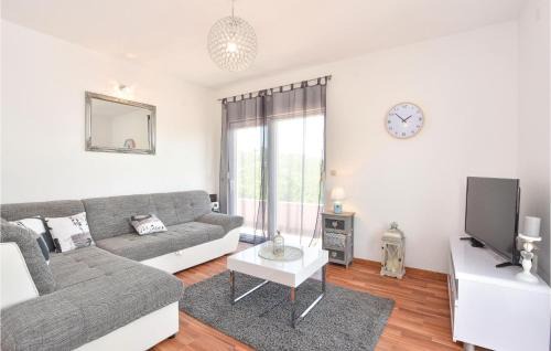 Neoric House | Comfortable Retreat at Cozy Home in Neoric with Pool