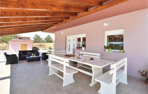 Neoric House | Comfortable Retreat at Cozy Home in Neoric with Pool