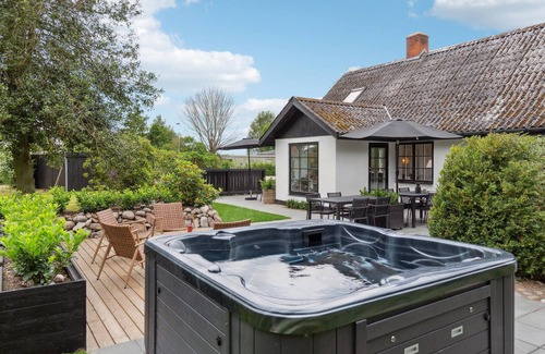 Nykobing Sjaelland House | Enjoy a Relaxing Getaway with Oceanfront Views and More