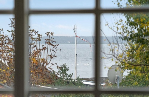 Olsted House | Quaint Cottage Steps from the Fjord with Beautiful Garden