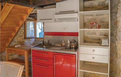 Padirac House | Cozy Padirac Retreat with Wifi, Pool & Pet-Friendly Options