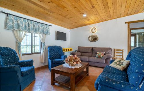 Periana House | Inviting 5 Bedroom Home with Pool in Periana