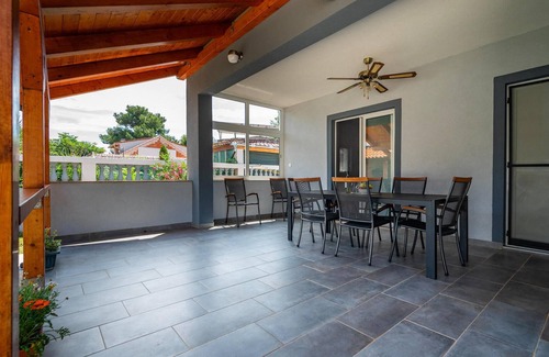 Peroj House | Enjoy a Family Getaway in an Oceanfront Vacation Home