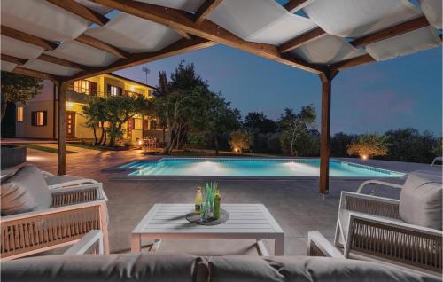 Peruski House | Discover a Dreamy Home in Peruski with Pool & Wifi