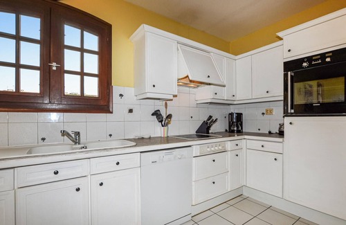 Prades House | Spacious 5 Bedroom Retreat with Pool in Prades