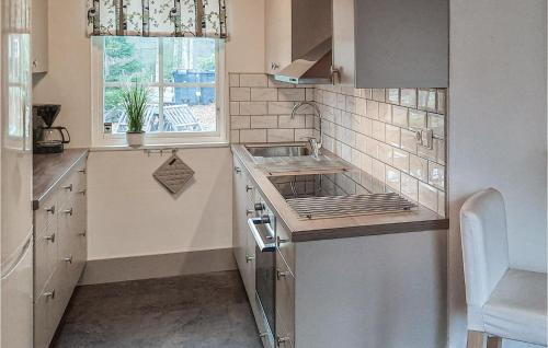 Roke House | Inviting Rke Home with Free Wifi and Family-Friendly Amenities