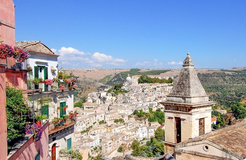Ragusa House | Experience Relaxation at a Sicilian Vacation Home with Pool
