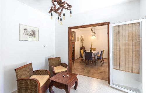 Muc House | Top-Rated Home in Ramljane with Pool and Kitchen Amenities
