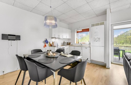 Ringkobing House | Cozy 3-Bedroom Stay in Ringkøbing with Lake View & Spa