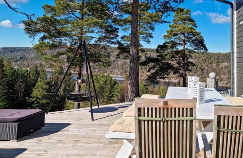 Risor House | Idyllic Risør Retreat with Panoramic Ocean Views Await