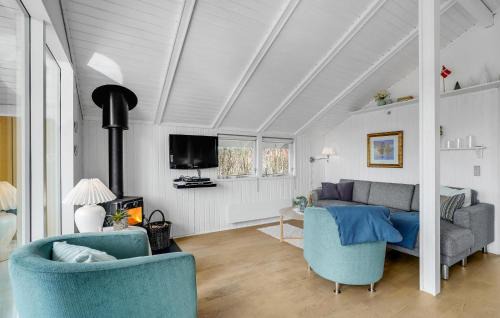 Floutrup House | Cozy Home in Roslev with Kitchen, Perfect for Families