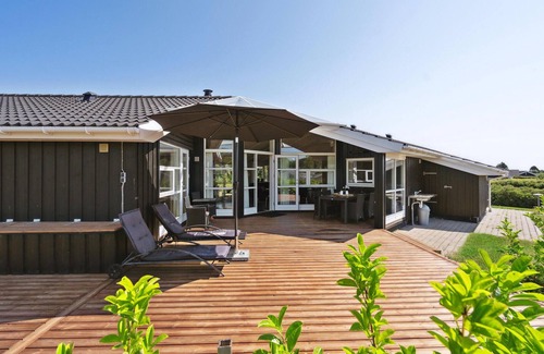 Spodsbjerg House | Cozy Cottage Retreat with Oceanfront Views in Spodsbjerg