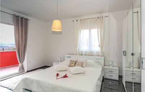 Hrvace House | Elegant Rumin Home with Kitchen, Pool & Hot Tub Access