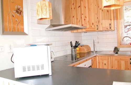 Salen House | Scenic Vacation Apartment with Spa and Mountain Views