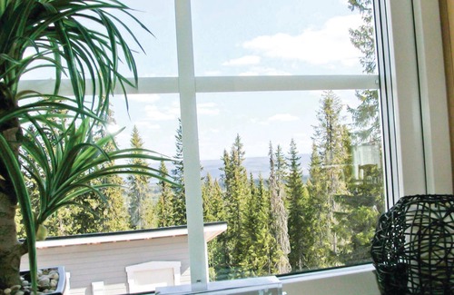 Salen House | Scenic Vacation Apartment with Spa and Mountain Views