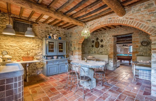 Ponte Buriano House | Relax in a Panoramic House with Pool and Spa Amenities