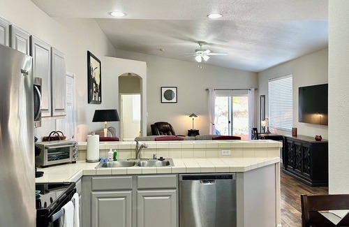 Reno House | Pet-Friendly Retreat with Spa & Pool, 5 Miles from Downtown