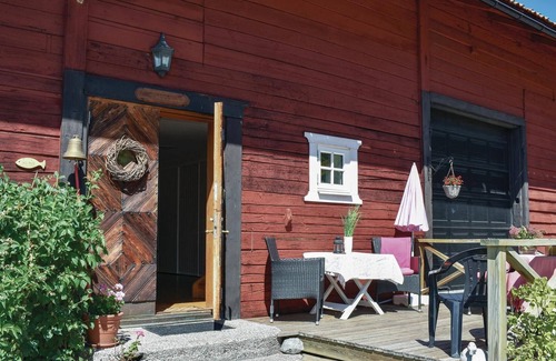 Soderkoping Municipality House | Inviting Vacation Home with Breathtaking Archipelago Views