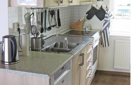 Orkelljunga Municipality House | Relaxing Cottage with Lake Views by Värsjön
