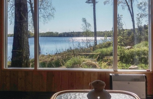 Orkelljunga Municipality House | Relaxing Cottage with Lake Views by Värsjön