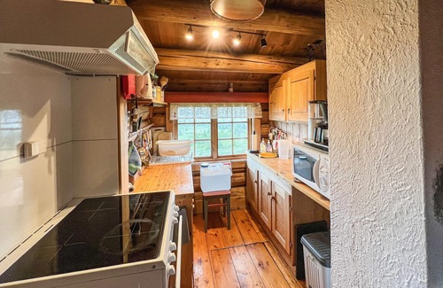 Oyer House | Relaxing Getaway in a Peaceful Setting with Lake View