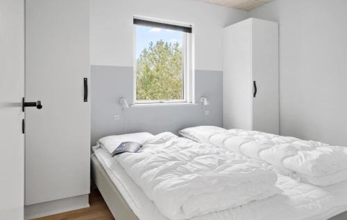 Skjern House | Cozy Retreat in Skjern: WiFi, Pool & Pet-Friendly Stay