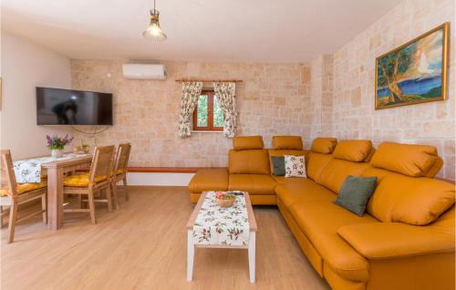 Stankovci House | Delightful Home in Stankovci: Pet-Friendly with Pool