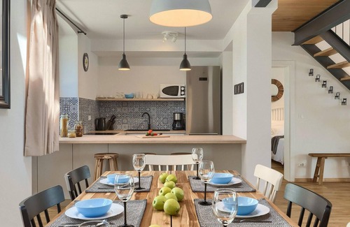 Tinjan House | Spacious 4-Bedroom Family Retreat in Tinjan with Pool