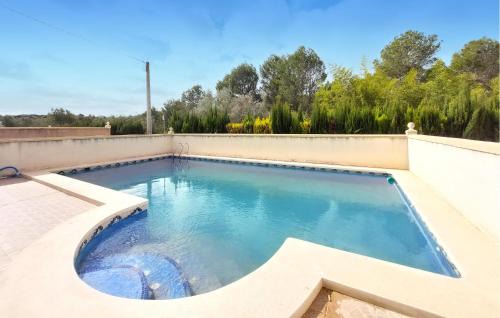 Turis House | Relaxing Retreat in Turs with Inviting Swimming Pool