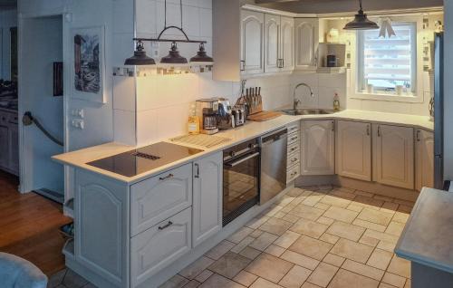 Uddevalla Municipality House | Charming Uddevalla Home with Kitchen - Family and Pet Friendly
