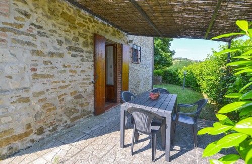 Umbertide House | Idyllic Cottage Retreat in the Hills with Private Garden
