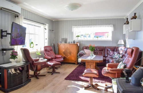 Kvinnherad House | Comfortable Home in Utker with Free Wifi for Families