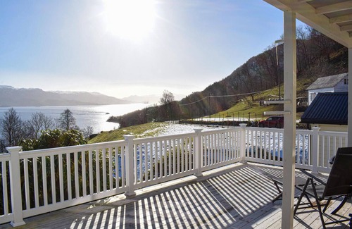 Kvinnherad House | Cozy Cottage with Private Garden and Fjord Views