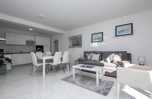 Imotski House | Elegant Vacation Home with Heated Pool & Guest Rated 10/10