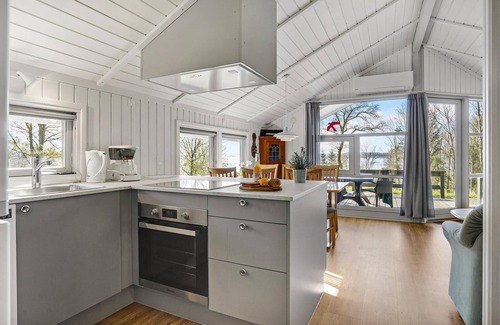 Vejle House | Cozy 2-Bedroom Stay with Ocean View in Vejle Øst