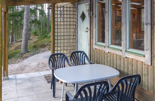 Vittsjo House | Charming Cottage by Vesljungasjön with Lake View and Spa