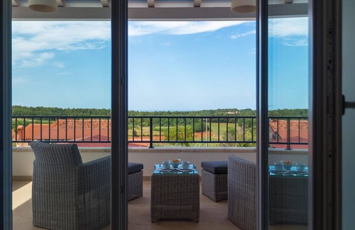 Vrh Lasici House | Top-Rated 3 Bedroom Stay in Vizinada with Pool & Spa