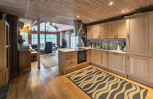 Kviteseid House | Discover Fossøy: Your Lakefront Retreat in Vrådal