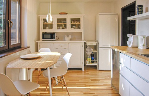 Wronki House | Cozy Cottage with Lake View and Pet-Friendly Amenities