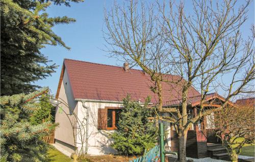 Wronki House | Modern Home in Wronki with Kitchen and Pet-Friendly Amenities