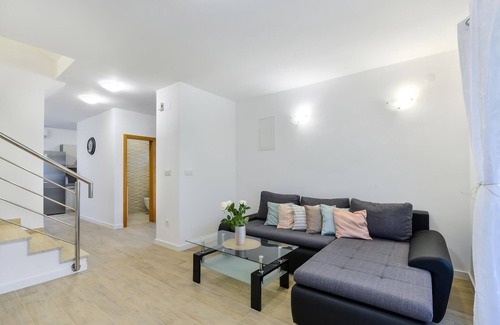 Zaton House | Lovely home in Zaton with WiFi