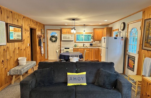 Wayne House | Idyllic Getaway at Androscoggin Lake - Guest Rated 10/10