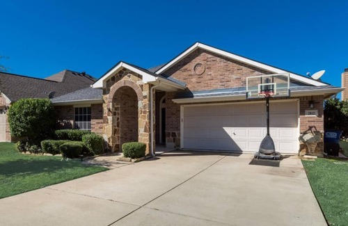 Little Elm House | Delightful Lakefront Retreat, Perfect for Families and Pets!
