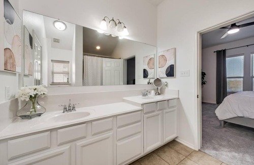 Little Elm House | Delightful Lakefront Retreat, Perfect for Families and Pets!