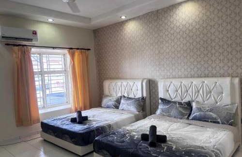 Taman Setia Indah House | Family-Friendly Retreat at Lovely Home in Setia Indah