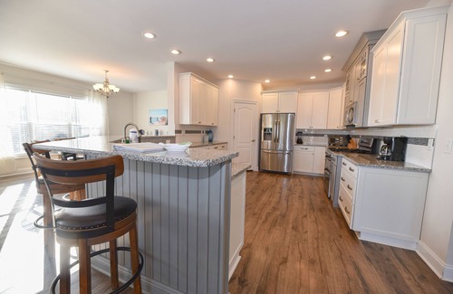 Long Neck House | Cozy Waterfront Retreat with Private Beach & Family Fun