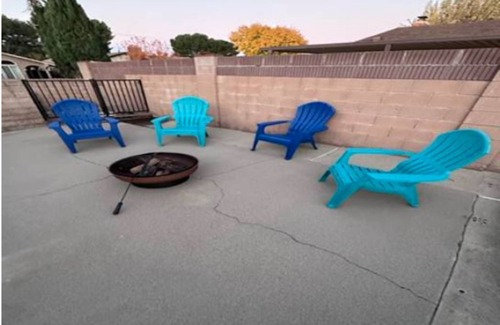 Simi Valley House | Relaxing Retreat with Pool, Jacuzzi & Ocean View