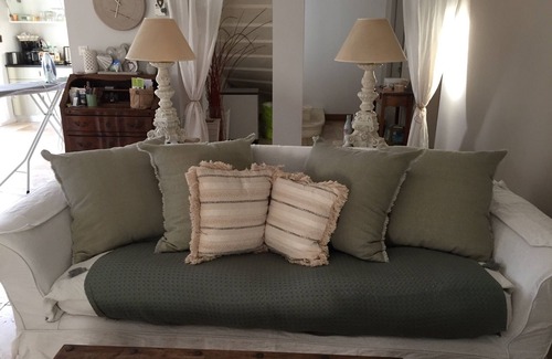 Maubec House | Idyllic Retreat at the Luberon with Private Pool Access